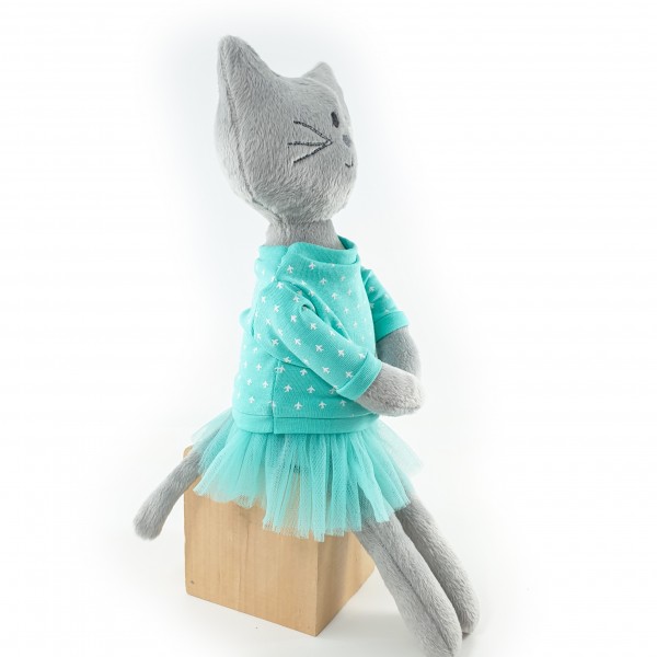 Peppermint the gray cat